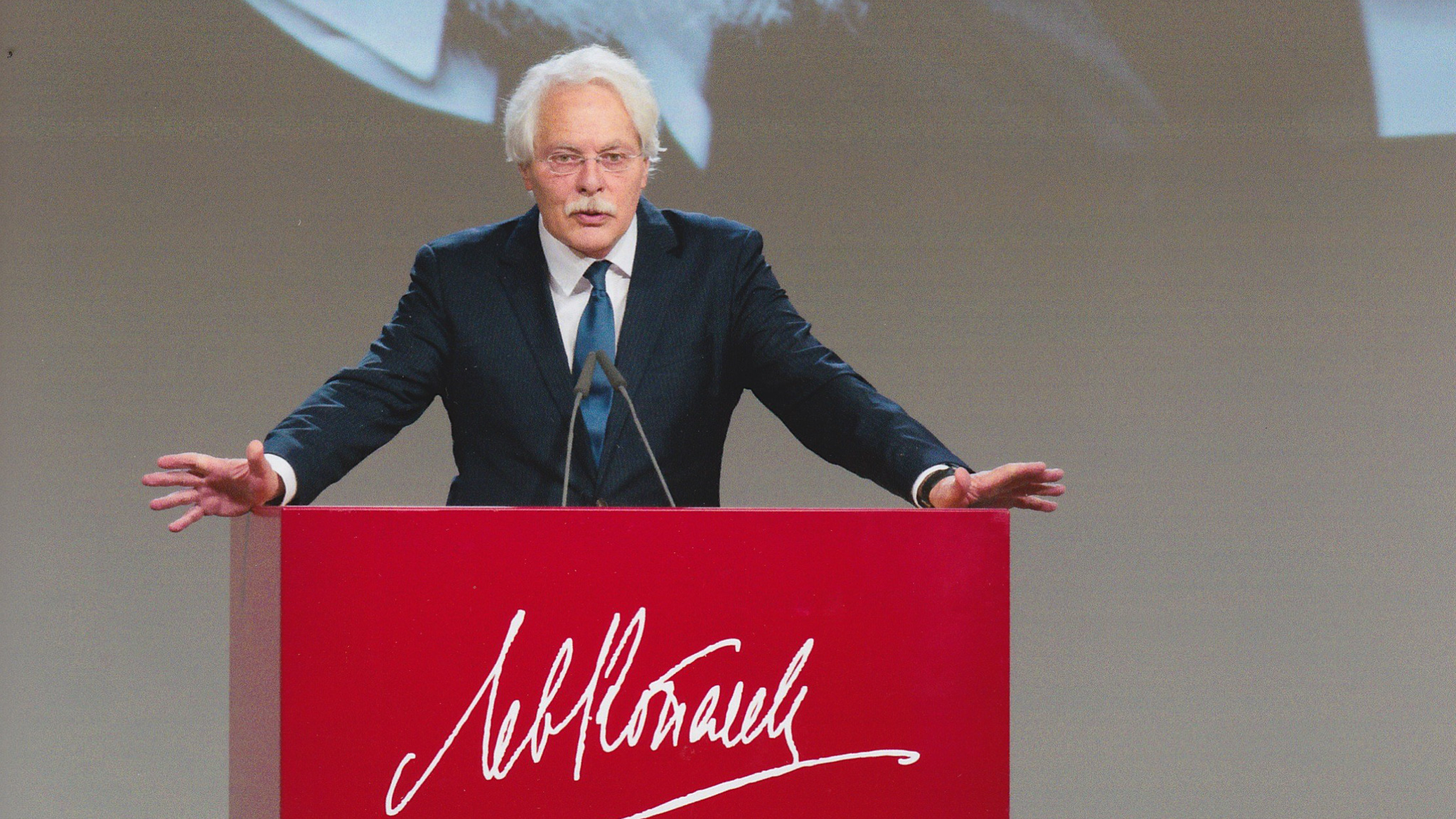 Thomas Roth bei einer rede bei der Verleihung des Lew Kopelew Preises